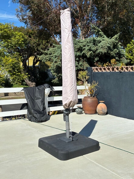 Building Photo - 24414 1/2 Senator Ave