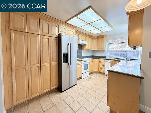 Building Photo - 2321 Talavera Dr