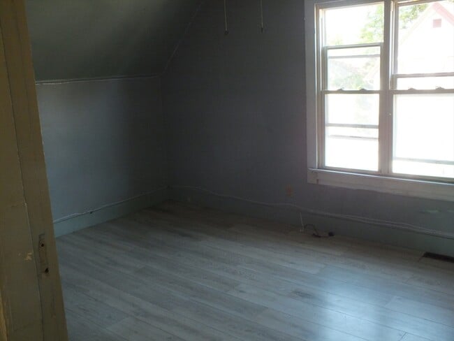Building Photo - 241 Tyler St