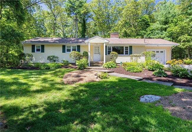 Primary Photo - 39 Blueberry Ln