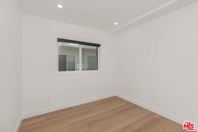 Building Photo - 12702 Pacific Ave