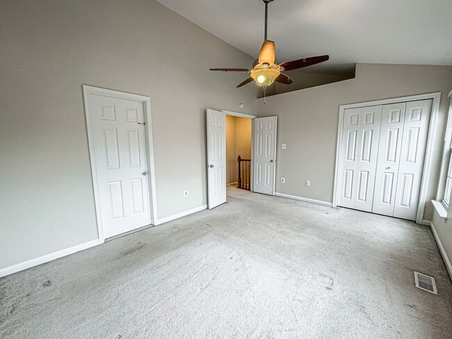 Building Photo - Charming 3 Bed 2.5 Bath Townhome With Pati...