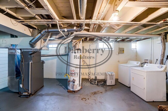 Building Photo - 919 Brookley Blvd