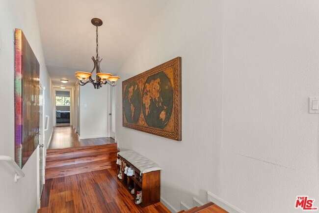 Building Photo - 4637 Park Dr