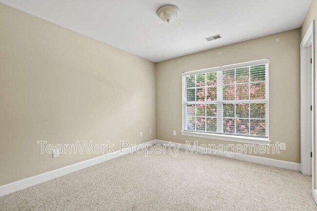 Building Photo - 2936 Sugarberry Ln