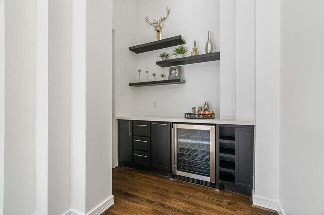 Building Photo - 5602 San Felipe St