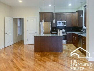 Building Photo - 2334 N Greenview Ave