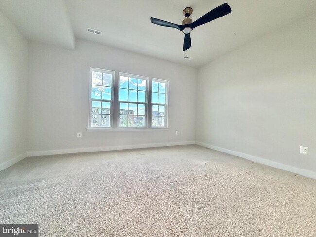 Building Photo - 5330 Witch Hazel Ln