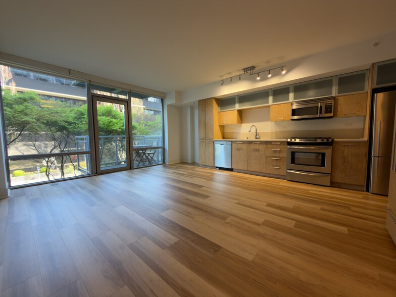 Building Photo - 2911 2nd Ave