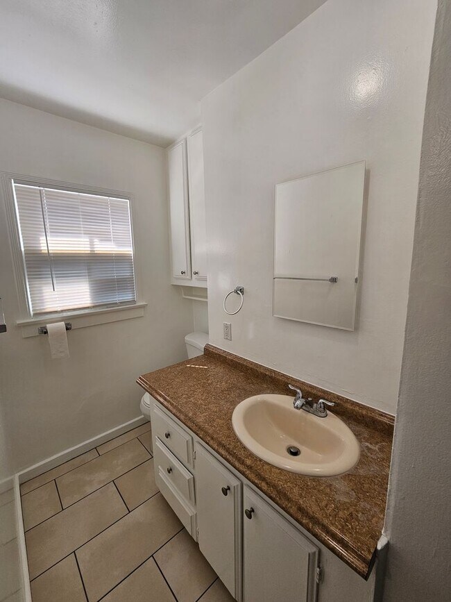 Building Photo - 1+ 1 Bed 1 Bath Cottage in San Jacinto $1425.00