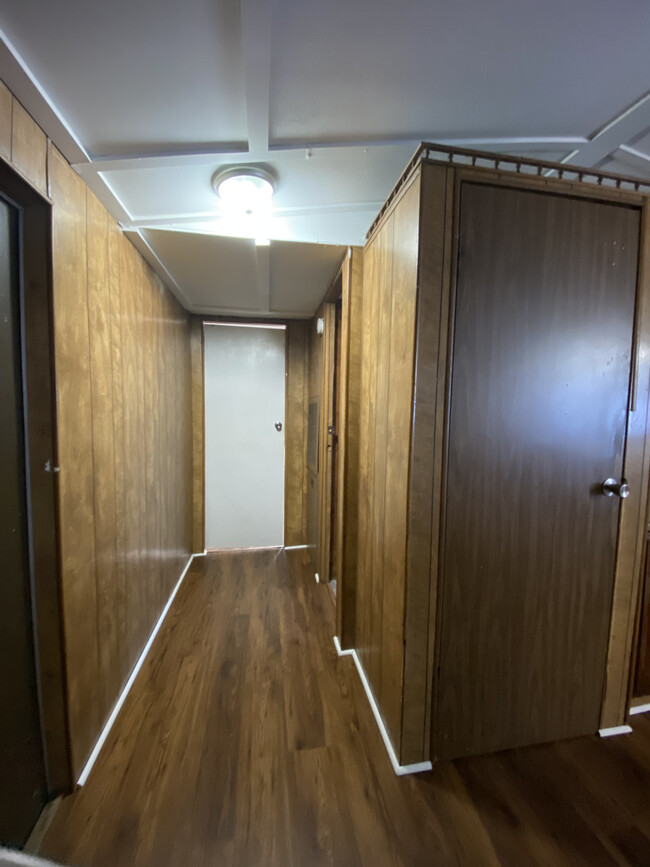 Building Photo - South Dixie Highway Trailer Park
