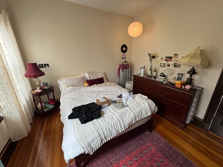 Building Photo - 51 Ibbetson St