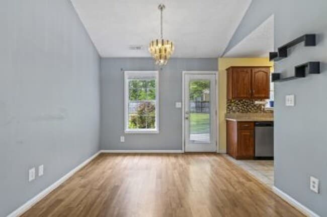 Building Photo - 502 Jasmine Ln