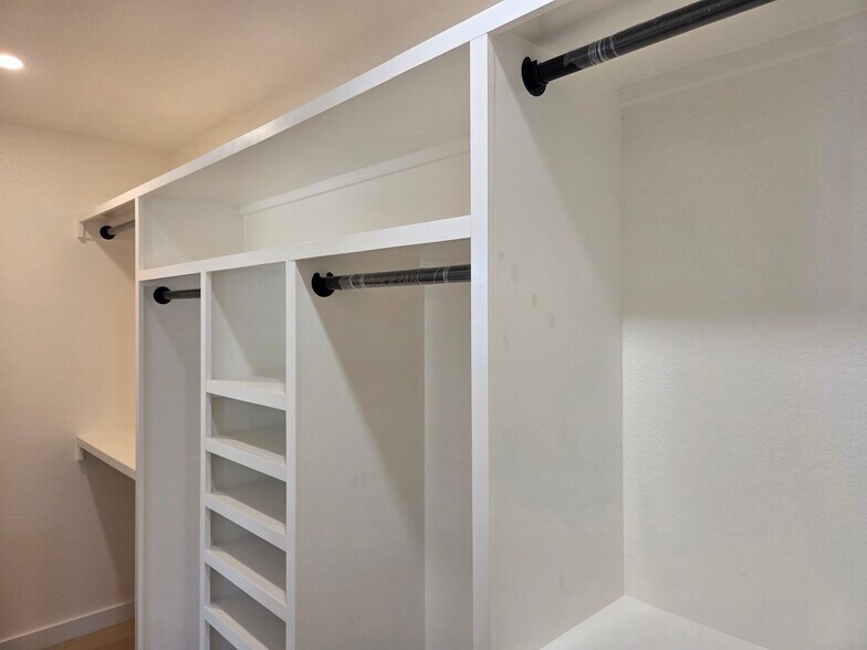 Primary Closet - 10717 Deer Canyon Rd