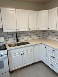 Building Photo - Renovated Studio Apartment for Lease in Va...