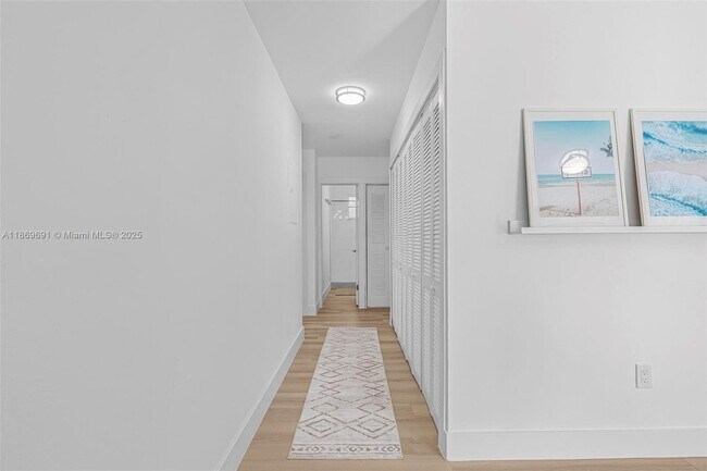 Building Photo - 2661 SW 28th Ct