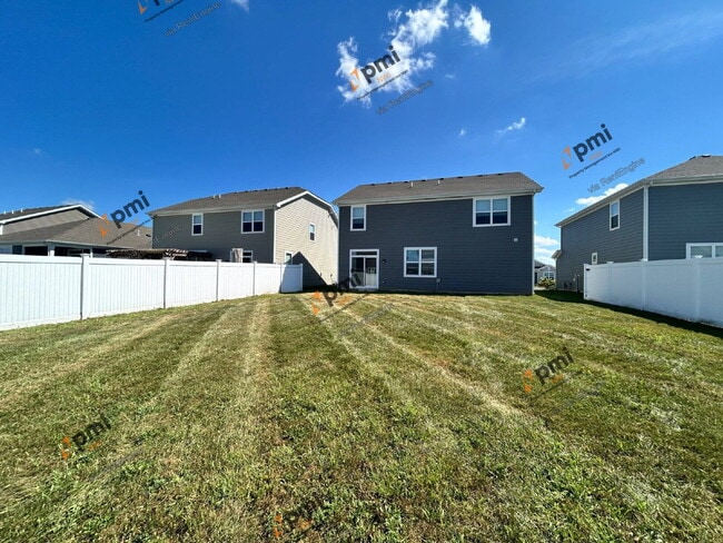 Building Photo - 10334 Morse Pl