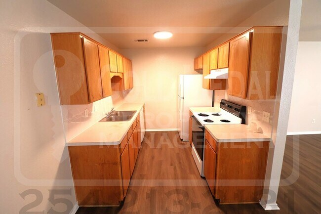 Building Photo - 3308 Cantabrian Dr