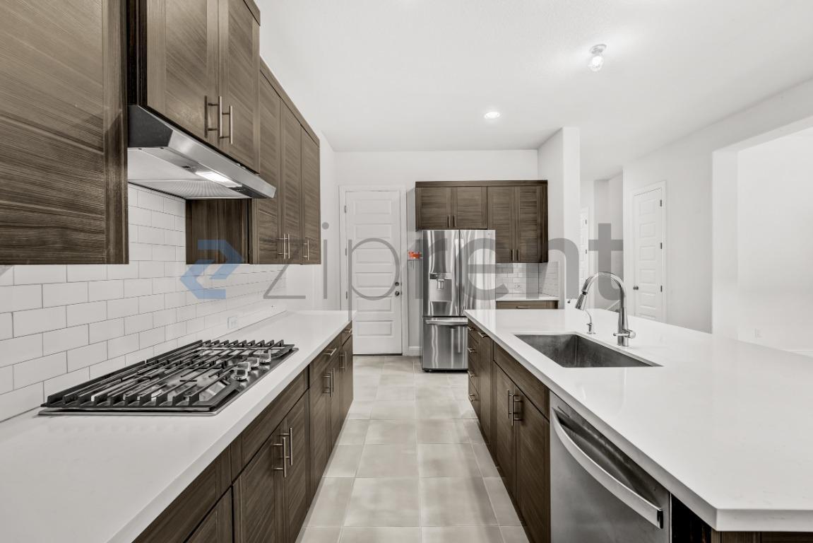 Building Photo - Unit