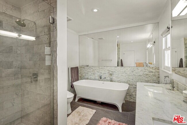 Building Photo - 1328 Londonderry View Dr