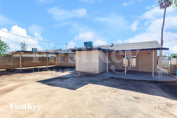 Building Photo - 5702 N 19th Dr