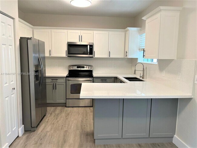 Building Photo - 2731 NE 3rd Dr