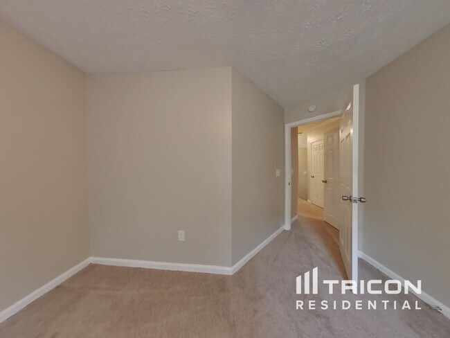 Building Photo - 25 Alley Cir