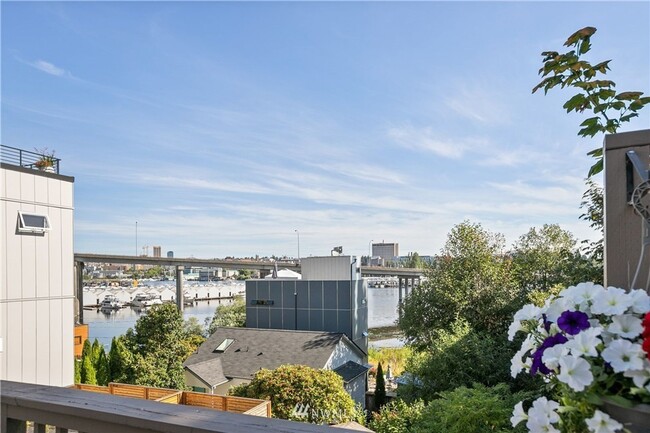 Building Photo - Spacious Montlake Rental with Stunning Vie...