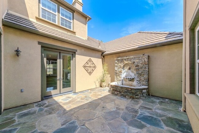 Building Photo - 3811 Belgain Ln
