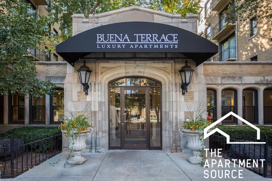 Building Photo - 4242 N Sheridan Rd