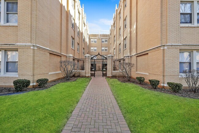 Building Photo - 1929 Grove Ave