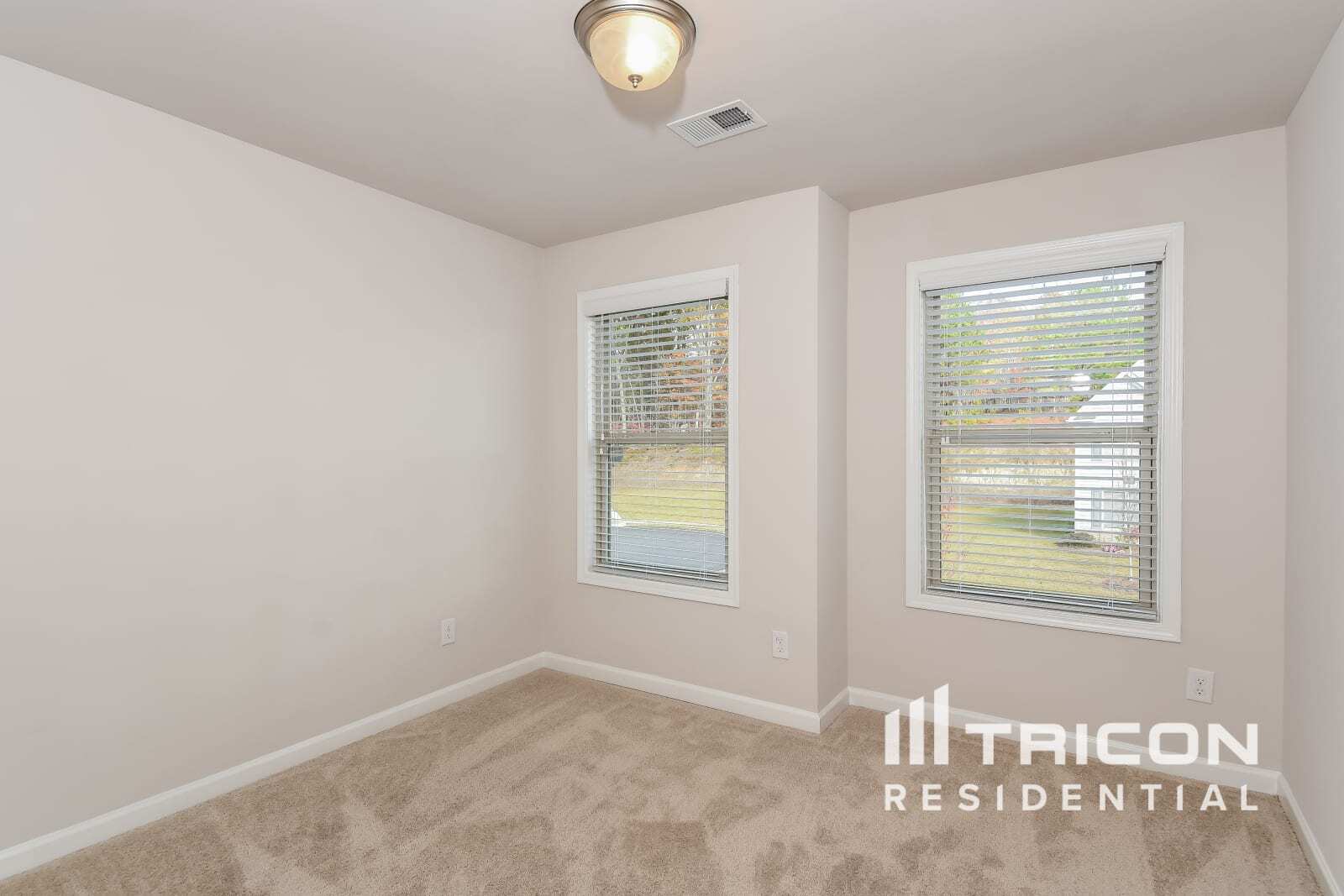 Building Photo - 731 Ireland Ln