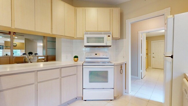 Building Photo - 1625 SW Waterfall Blvd