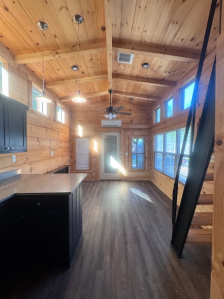 Building Photo - 2 Tiny Home Cir