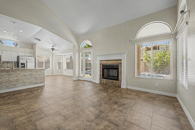 Building Photo - 1300 N Sycamore Ct