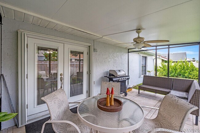 Building Photo - 1599 Bayridge Pl