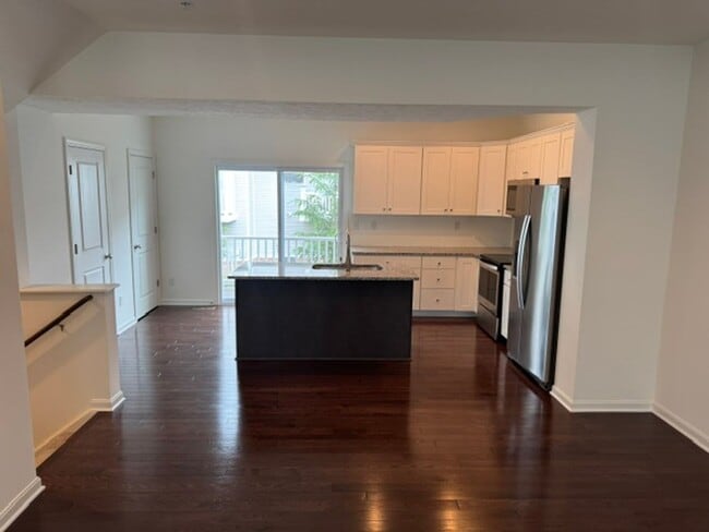 Building Photo - 3 bedroom/2 Bath Townhome Warrendale, PA
