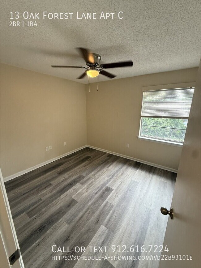 Building Photo - 13 Oak Forest Ln