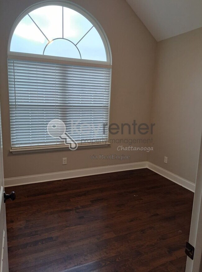Building Photo - 3583 Crompton St