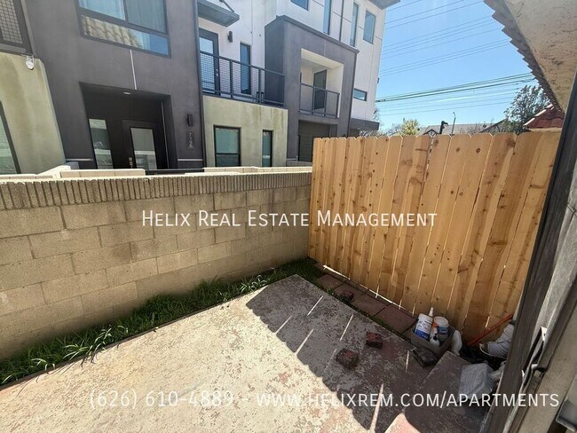 Building Photo - 731 W Duarte Rd