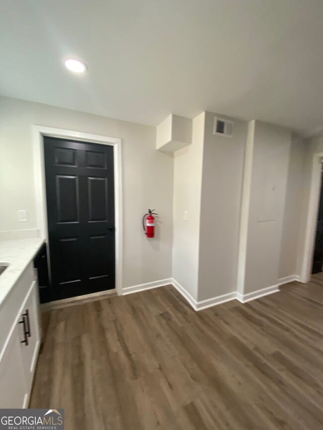 Building Photo - 901 Pacific Ave