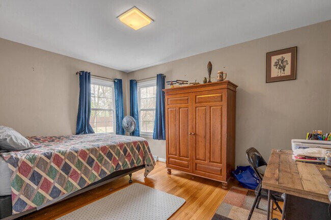 Building Photo - 653 Mt Vernon Dr