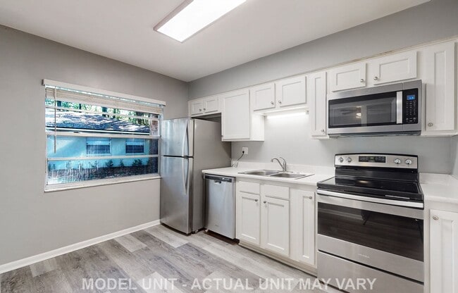 Building Photo - Updated 1BR/1BA Ortega Farms Apartment