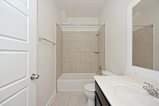 Building Photo - 2101 Rivers Edge Way
