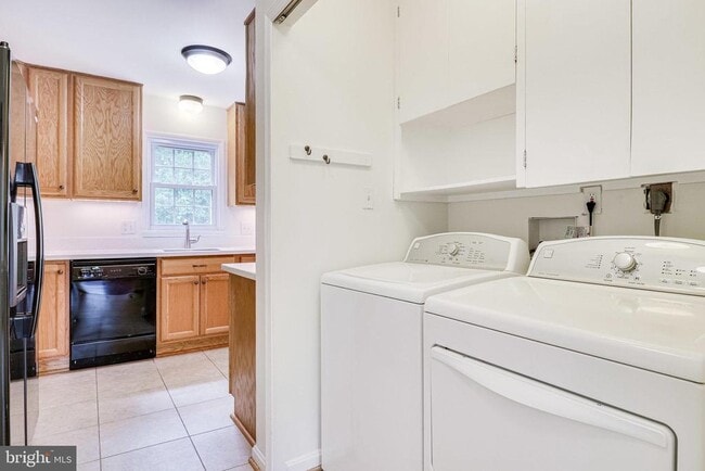 Building Photo - 4809 Tabard Pl