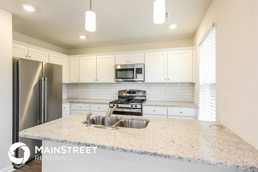 Building Photo - 647 Blossom Run