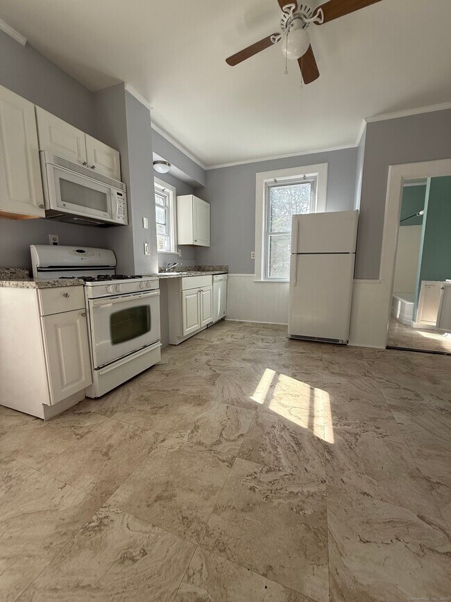 Building Photo - 248 Crystal Ave