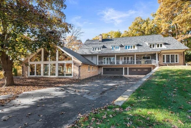 Building Photo - 14220 Hillside Rd