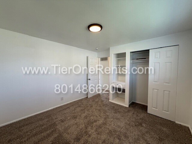Building Photo - NO DEPOSIT option available for qualified ...