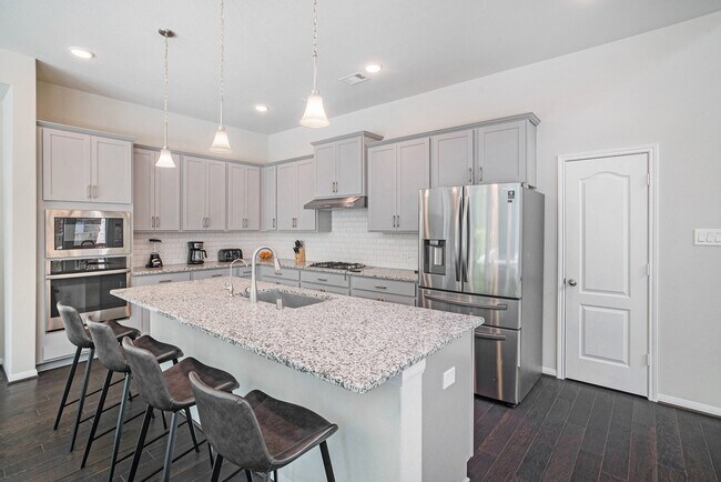 Building Photo - 206 Liatris Ct